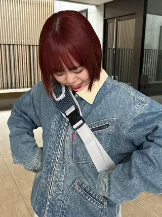 ミディアム カラー qiie ブリーチ ハイライトのヘアスタイル