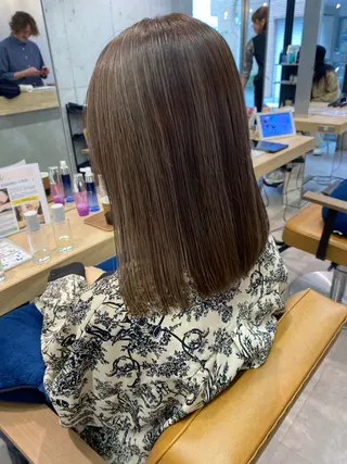 セミロング カラー 有馬ミク🌈 似合わせ美容師のヘアスタイル