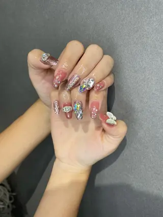 ネイル LAVISH 大和店 🤱子連れ大歓迎のネイルデザイン