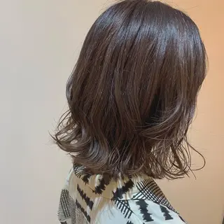 ミディアム カラー 齊藤 衣梨佳のヘアスタイル