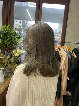 カラー 南堀江レイヤーカット MIKU🍒のヘアスタイル