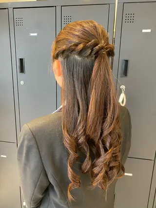 ヘアアレンジ ヘアセット/ブリーチ カラー🩰SEINAのヘアスタイル