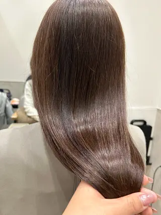 ロング 古山 瞳のヘアスタイル