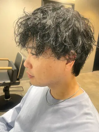 カラー メンズ Li'a【リア】 ANNAのヘアスタイル