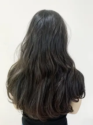 ロング カラー 佐藤 美紅のヘアスタイル