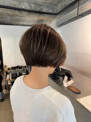 ショート カラー 佐藤 世怜奈のヘアスタイル