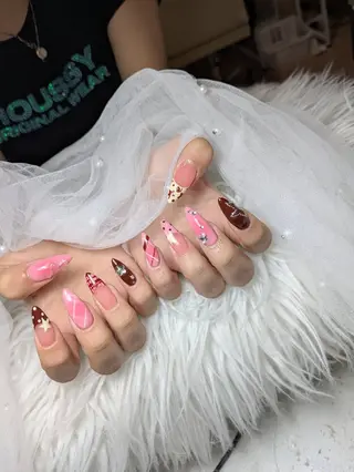 ネイル Queen Nail 研修生のネイルデザイン