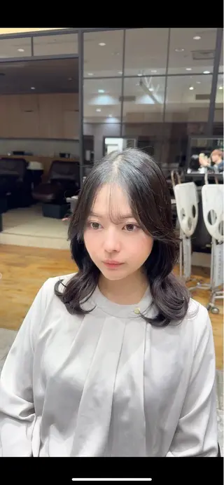 ロング 銀座/レイヤー 顔周りカット溝手優太のヘアスタイル