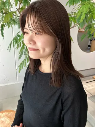 カラー 岡あかね ブリーチ なし透明感ベージュのヘアスタイル
