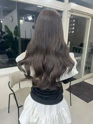 ロング カラー 長山 茉白のヘアスタイル