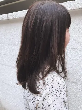 セミロング カラー 齋藤 真子のヘアスタイル