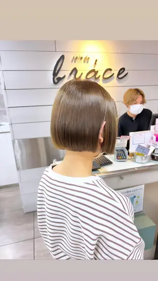 ショート レイヤー/艶髪カラー 森本くるみのヘアスタイル