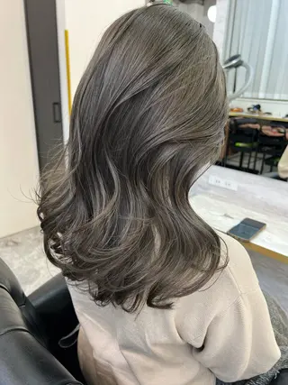 カラー ✨ハイトーン YUTO✨のヘアスタイル