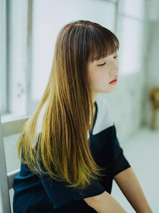 セミロング パーマ カラー Flora by siestaのヘアスタイル