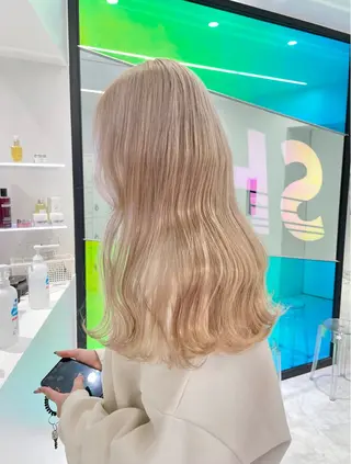 ミディアム 🤍💕ブリーチカラ ーAyaka💕🤍のヘアスタイル