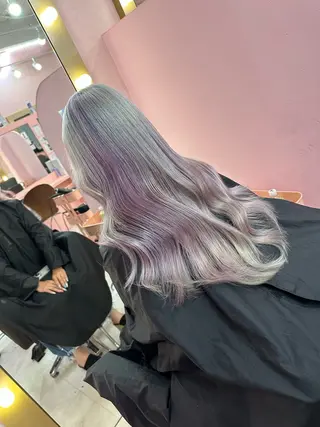 セミロング カラー ブリーチ特化🌈 MANATOのヘアスタイル