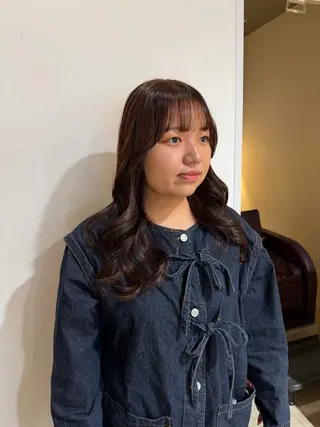 ロング カラー 塩澤 榛奈のヘアスタイル