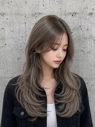 セミロング ❤️🔥ベージュカ ラー❤️🔥まゆかのヘアスタイル