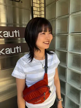 ミディアム カラー 山崎 奈瑠のヘアスタイル
