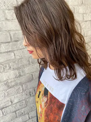 セミロング カラー Oopsレイヤー 加藤澄都のヘアスタイル