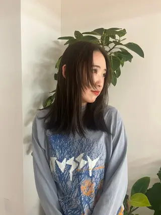 セミロング カラー morita yunaのヘアスタイル