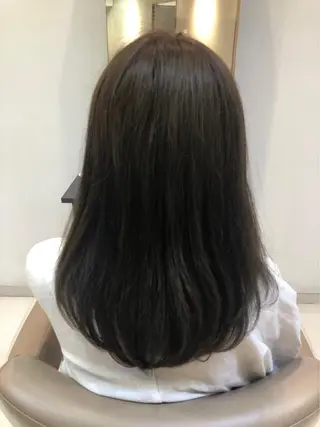 セミロング カラー マルヤマ リナの眉毛・アイブロウイメージ
