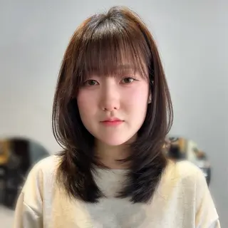 ミディアム カラー ヘアアレンジ レイヤーカット×髪質 改善🇰🇷シオリのヘアスタイル