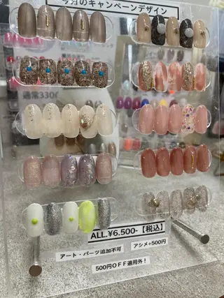 ネイル Legit nail salonのネイルデザイン