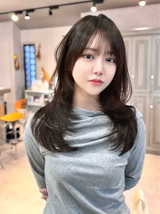 セミロング けんけん cachecacheのヘアスタイル