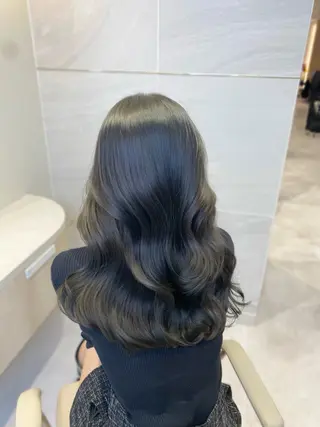 セミロング カラー 透明感カラー🌿 グレージュ🐺陽介のヘアスタイル