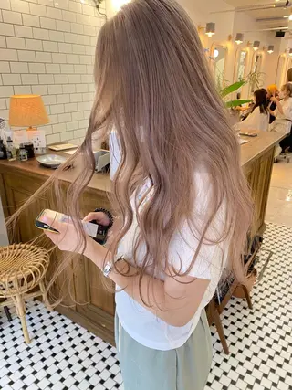 ロング カラー 顔周りレイヤーカット ブリーチminamiのヘアスタイル