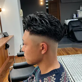 ショート パーマ メンズ メンズカット✂️ スキンフェード伊藤陸のヘアスタイル