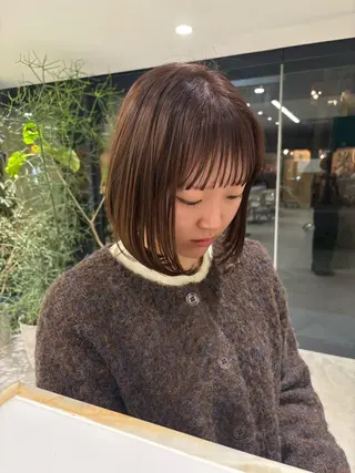 カラー なのは\透け感カラー \レイヤーカットのヘアスタイル