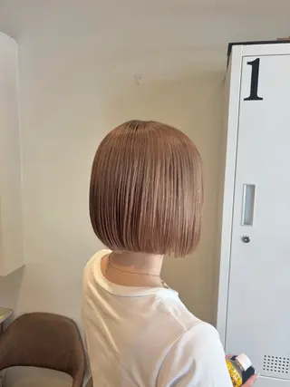 ショート カラー EIGHT新宿 新井彩斗のヘアスタイル