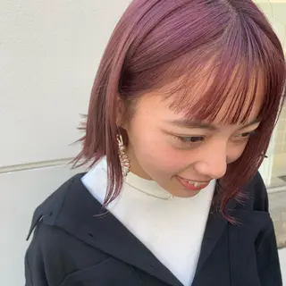 ショート カラー ヘアアレンジ サナ🌱 切りっぱなしボブのヘアスタイル