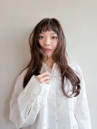 ロング まほ/レイヤーカット 🍒🤍透明感カラーのヘアスタイル