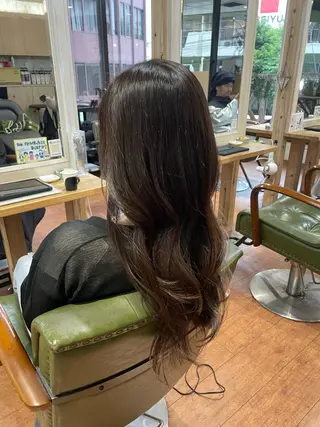 ロング 岩崎 あやねのヘアスタイル