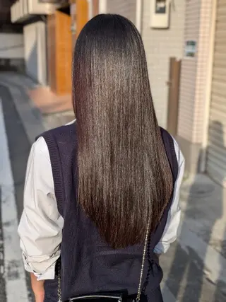 ロング 佐々木あきこ 髪質改善ストレートのヘアスタイル