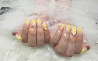 ネイル &ME ホンのネイルデザイン