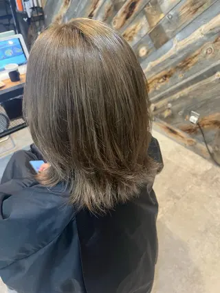ショート カラー 吉田 光希のヘアスタイル