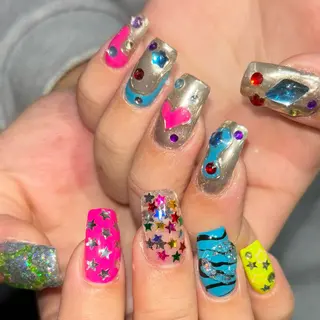 ネイル 🪐富島彩夏 /海外nail🪐のネイルデザイン