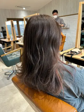 セミロング 上原 未來のヘアスタイル