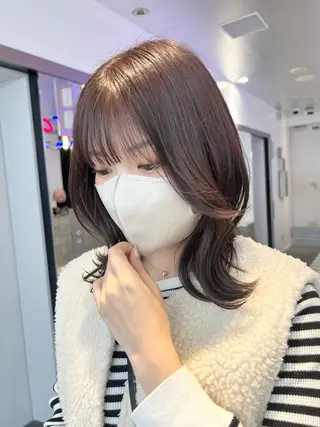 カラー 🫒オリーブ/透け感 レイヤー🌿モエカのヘアスタイル