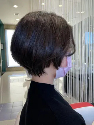 ショート ブリーチしてても 綺麗にかかる縮毛矯正のヘアスタイル
