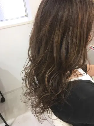 セミロング ロング カラー 髪質改善 中川 翔のヘアスタイル