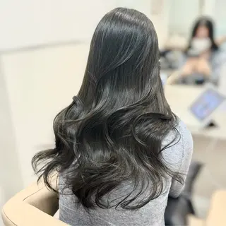 ロング ブリーチなしトレンド SHUSAKUのヘアスタイル