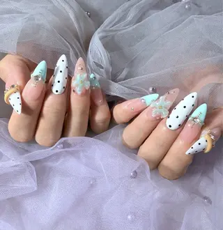 ネイル Rinaky Amee Nailのネイルデザイン
