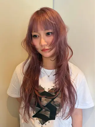 ロング カラー MIU/ルーツカラー 顔まわりレイヤーのヘアスタイル
