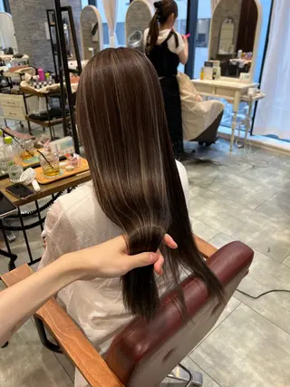 ロング 梅田 カットモデル募集のヘアスタイル