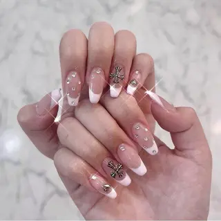 ネイル T.Lee Nail Lilyのネイルデザイン